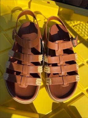 Universal Thread - Women’s Maverick Sandals Memory Foam Insole - Brown

Bin 8